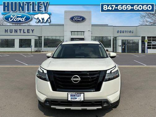 2023 Nissan Pathfinder SL 4WD