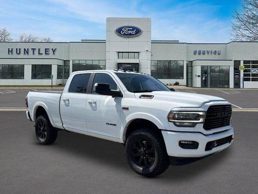 Bright White Clearcoat 2022 RAM 2500 Laramie Crew Cab 4x4 6'4' Box