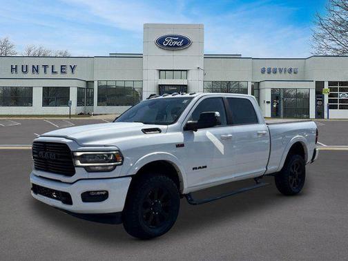 Bright White Clearcoat 2022 RAM 2500 Laramie Crew Cab 4x4 6'4' Box