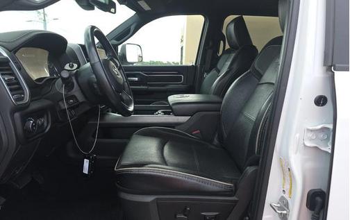 Bright White Clearcoat 2022 RAM 2500 Laramie Crew Cab 4x4 6'4' Box