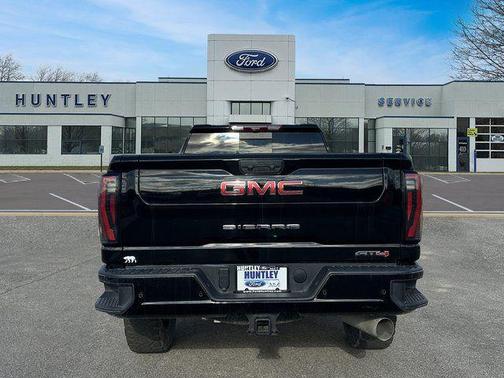 2024 GMC Sierra 2500 AT4