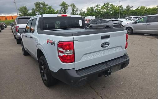 Space White Metallic 2025 Ford Maverick XLT