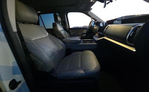 White Metallic 2025 Ford Expedition Active