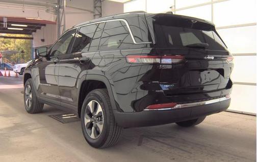 Diamond Black Crystal Pearlcoat 2022 Jeep Grand Cherokee 4xe Base
