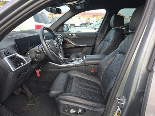 Gray Metallic 2024 BMW X5 xDrive40i