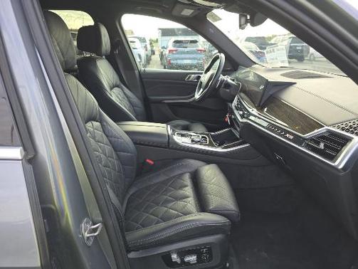 Gray Metallic 2024 BMW X5 xDrive40i