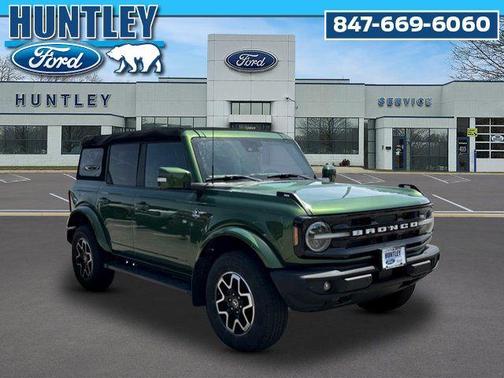 Eruption Green Metallic 2022 Ford Bronco Outer Banks