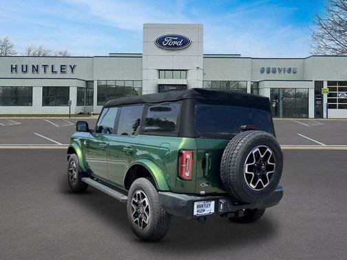 Eruption Green Metallic 2022 Ford Bronco Outer Banks
