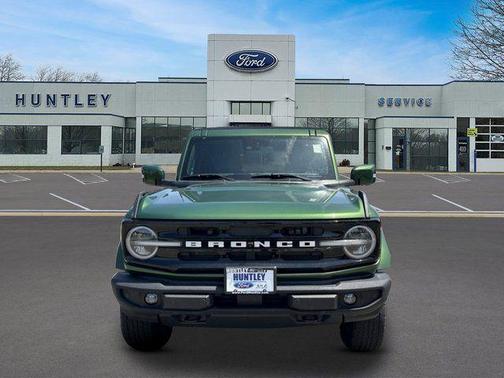 Eruption Green Metallic 2022 Ford Bronco Outer Banks