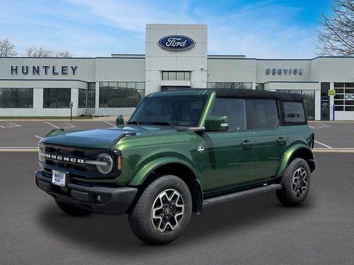 Eruption Green Metallic 2022 Ford Bronco Outer Banks