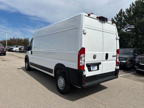 Bright White Clearcoat 2025 RAM ProMaster 2500 Tradesman