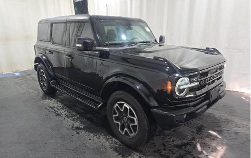Shadow Black 2025 Ford Bronco Outer Banks