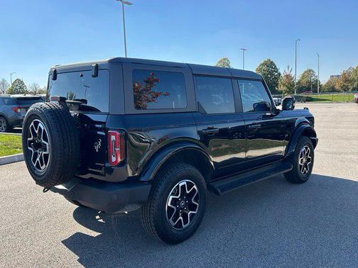 Shadow Black 2025 Ford Bronco Outer Banks