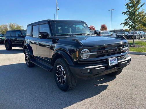 Shadow Black 2025 Ford Bronco Outer Banks