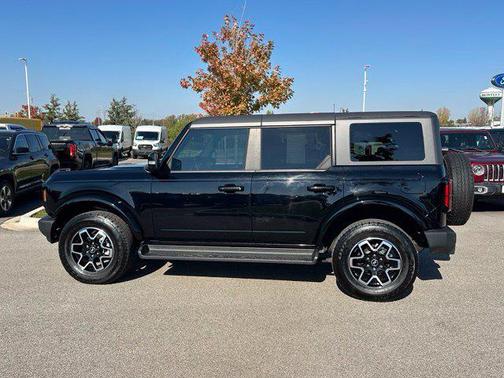 Shadow Black 2025 Ford Bronco Outer Banks