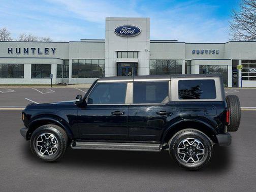 Shadow Black 2025 Ford Bronco Outer Banks