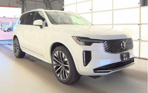Crystal White Pearl 2025 Volvo XC90 B6 Plus 7-Seater
