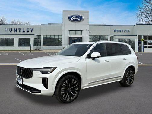 Crystal White Pearl 2025 Volvo XC90 B6 Plus 7-Seater