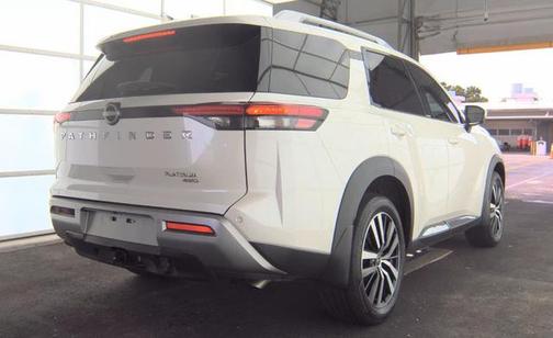 2023 Nissan Pathfinder Platinum 4WD