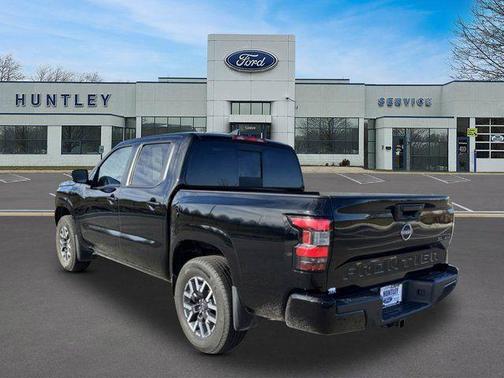 2024 Nissan Frontier SL