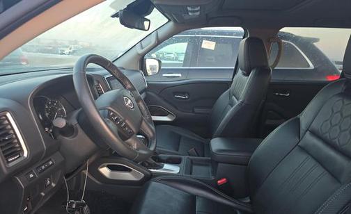 2024 Nissan Frontier SL