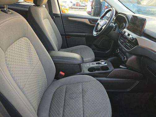 Carbonized Gray Metallic 2022 Ford Escape SE