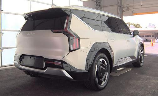 2024 Kia EV9 Land