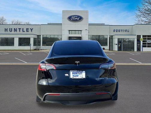 2023 Tesla Model Y Long Range Dual Motor All-Wheel Drive