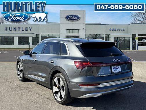 2019 Audi e-tron Premium Plus