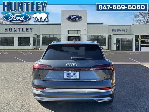 2019 Audi e-tron Premium Plus