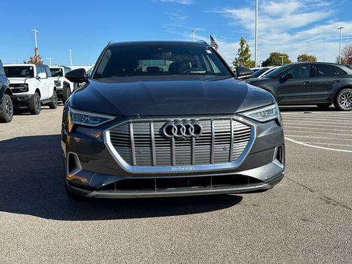 2019 Audi e-tron Premium Plus