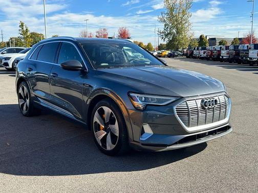 2019 Audi e-tron Premium Plus