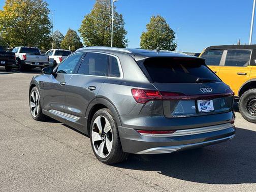 2019 Audi e-tron Premium Plus