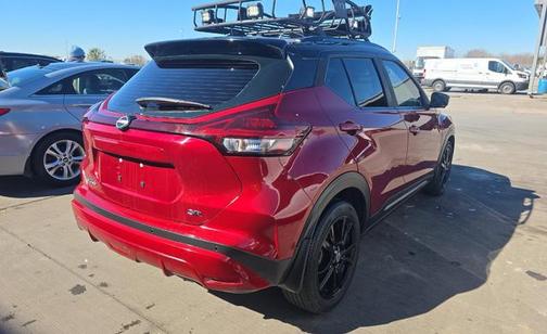 2022 Nissan Kicks SR