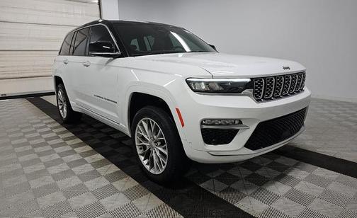 2023 Jeep Grand Cherokee Summit