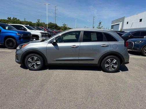 Steel Gray 2022 Kia Niro LXS