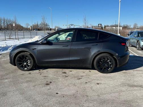 2024 Tesla Model Y Long Range Dual Motor All-Wheel Drive