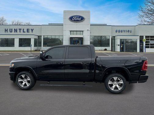 Diamond Black Crystal Pearlcoat 2025 RAM 1500 Limited