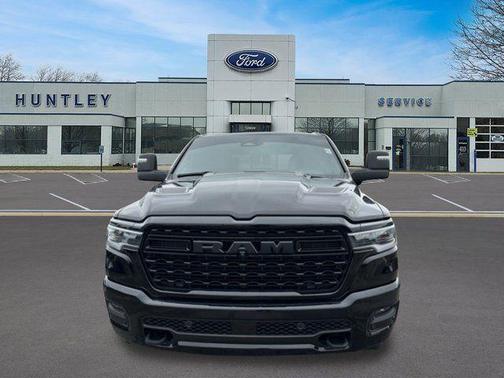 Diamond Black Crystal Pearlcoat 2025 RAM 1500 Limited