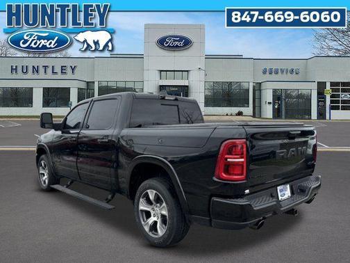 Diamond Black Crystal Pearlcoat 2025 RAM 1500 Limited