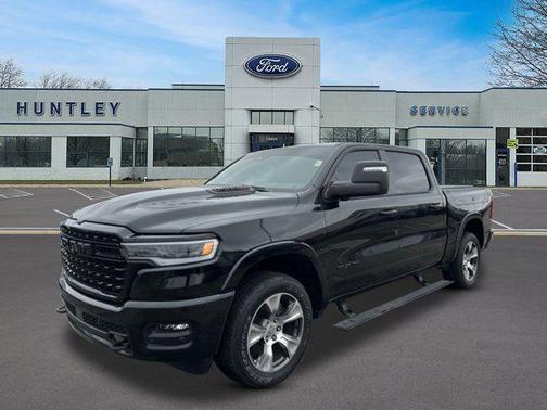 Diamond Black Crystal Pearlcoat 2025 RAM 1500 Limited