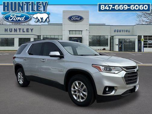 Silver Ice Metallic 2021 Chevrolet Traverse LT Cloth