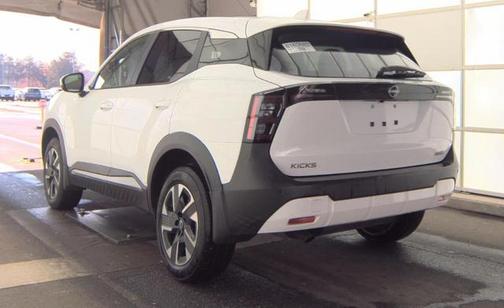 2025 Nissan Kicks SV