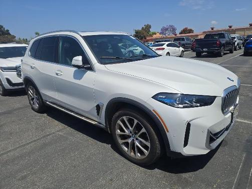 White Metallic 2024 BMW X5 xDrive40i