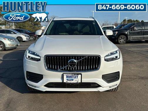 2022 Volvo XC90 T6 Momentum