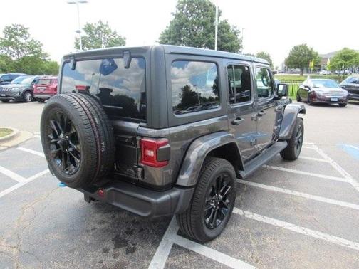 Photo 5 of 29 of 2022 Jeep Wrangler Unlimited 4xe Sahara