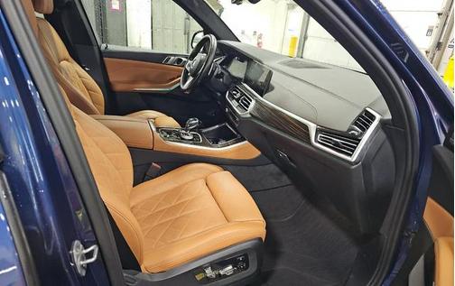 Phytonic Blue Metallic 2023 BMW X5 PHEV xDrive45e