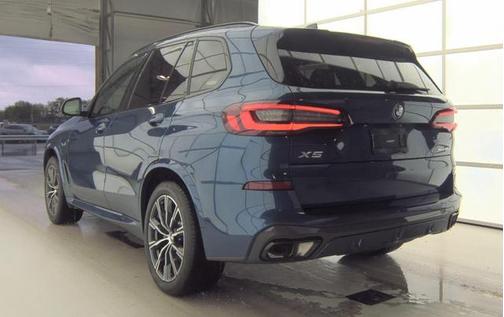 Phytonic Blue Metallic 2023 BMW X5 PHEV xDrive45e