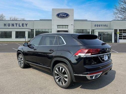 2022 Volkswagen Atlas Cross Sport 3.6L V6 SEL Premium R-Line