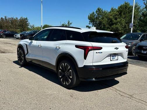 Summit White 2024 Chevrolet Blazer EV eAWD RS